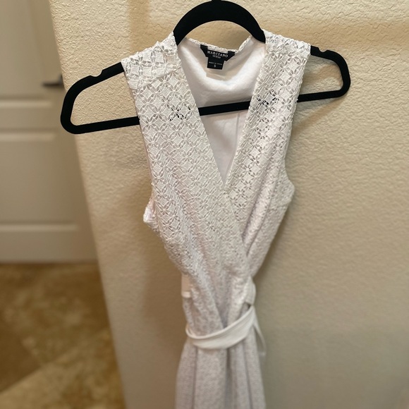 Very beautiful white wrap eyelet dress. Very good condition, only been worn once - Picture 7 of 8